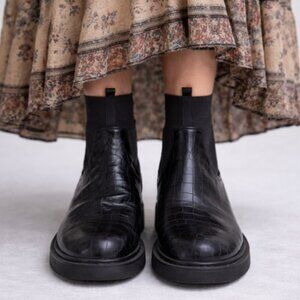 Free People Chelsea Boots Croc Embossed Leather Black Sz 39.5  (8.5)